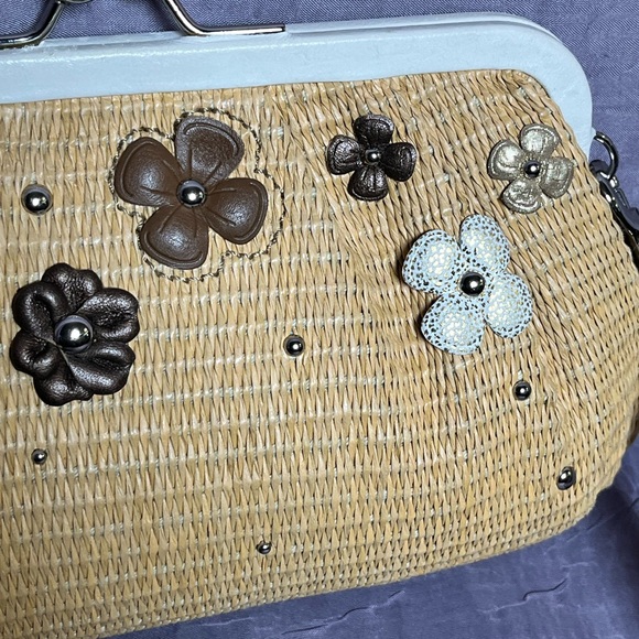 Coach Natalie Tea Rose Straw Kisslock Clutch Wristlet - Picture 9 of 13